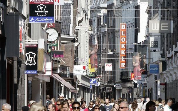 Drukte in de Kalverstraat in Amsterdam. Foto ANP