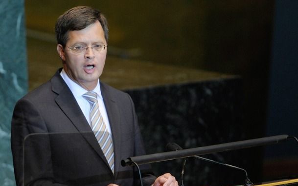 NEW YORK – Premier Balkenende heeft de internationale gemeenschap zaterdag opgeroepen moed te tonen om bij de aanpak van problemen in de wereld, zoals de economische crisis en de opwarming van de aarde, het eigenbelang ondergeschikt te maken aan het gezam