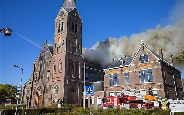 Brand in de Corneliuskerk in Limmen. beeld ANP