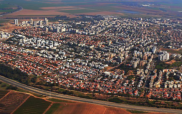 Het gebouw van een Messiasbelijdende gemeente in Kiryat Gat (foto) is vernield door een molotovcocktail. Foto Amos Meron, Wikimedia