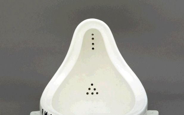 Het kunstwerk ”Fountain” (1917) van de Franse kunstenaar Marcel Duchamp (1887-1968). Foto EPA