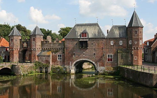 De Koppelpoort te Amersfoort. Foto Wikimedia