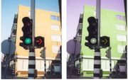 Een ondoordacht opgehangen rood verkeerslicht voor rechts afslaan kan voor een kleurenblinde levensgevaarlijke situaties opleveren. Foto Blind Color