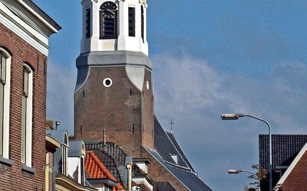 De toren van de Grote Kerk in Nijkerk. Foto Bourdon16/Wikipedia