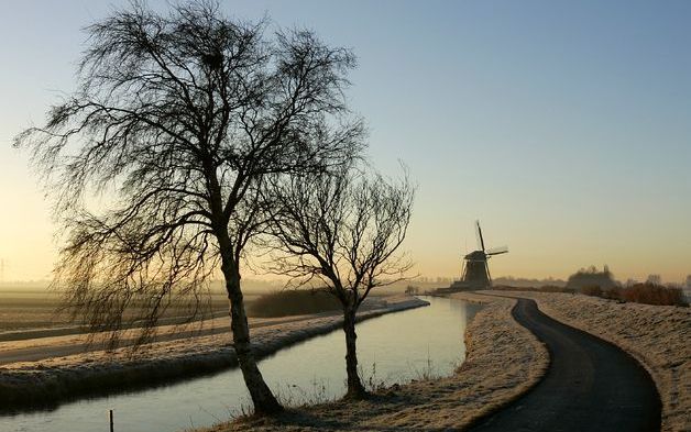 De coalitie van SGP, CDA, VVD en ChristenUnie in Zevenhuizen-Moerkapelle is gevallen. Het CDA heeft niet gereageerd op het haar gestelde ultimatum om zich te distantiëren van raadslid Heemskerk. Dat bevestigde SGP-fractievoorzitter D. Bac van de gemeente 