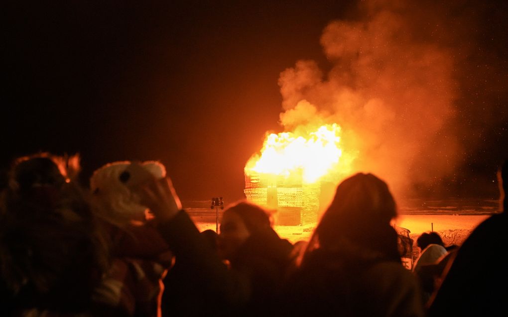 Schuurbrand in Lunteren • ME rukt uit in diverse steden