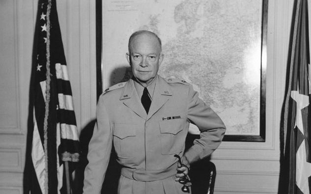 De Amerikaanse generaal Dwight Eisenhower sloot in de herfst van 1943 in Italië een weddenschap met de Britse generaal Bernard Montgomery over wanneer de oorlog zou eindigen. Hij was optimistisch en meende dat de Tweede Wereldoorlog in Europa zou eindigen