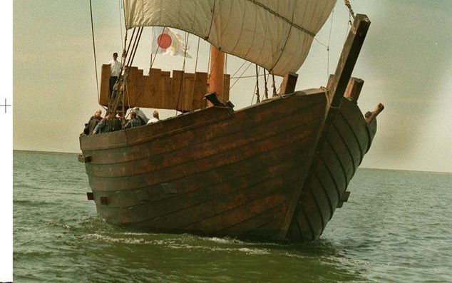 Een replica van een Kamper kogge zeilde in juni 1998 over het IJsselmeer. Daarna bleef het lang stil rond het maritieme erfgoed in Overijssel. Foto RD