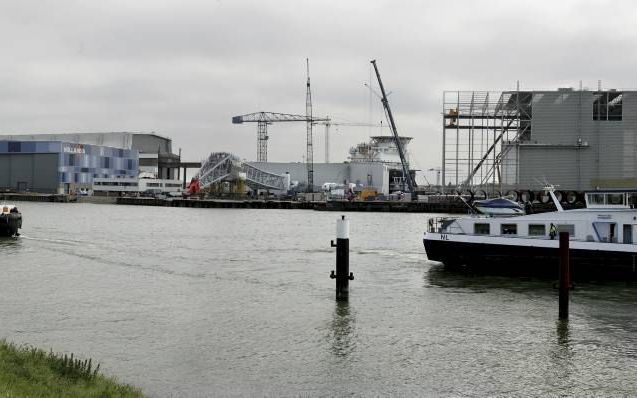 KRIMPEN AAN DE IJSSEL. Binnenvaartschepen in de omgeving van Krimpen aan de IJssel. De opgestapte Schuttevaerbestuurders Jorritsma en Dijkstra geloven niet meer in de transitie van de binnenvaart. Vice-voorzitter Roland Kortenhorst van brancheorganisatie 