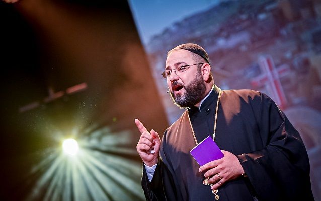 De Iraakse priester Poulos. beeld Willem Jan de Bruin Fotografie