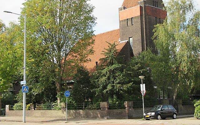 Kerkgebouw De Hoeksteen in Schiedam. beeld Heleen van der Klooster