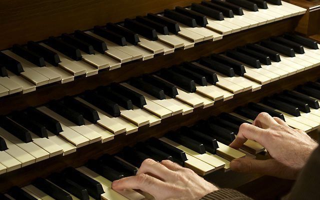 Organist Ben van Oosten.                     Schottenstift Wien