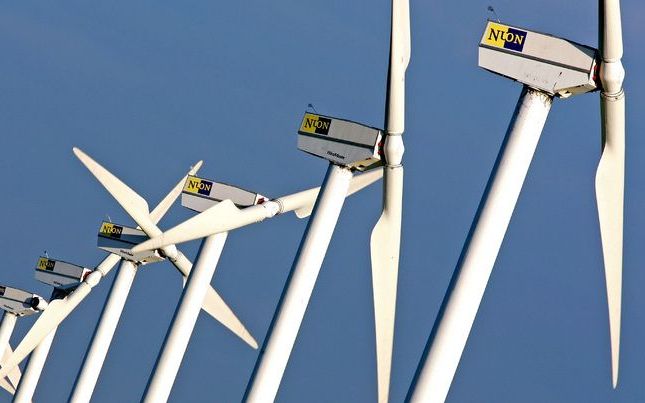 Wind, zon en andere duurzame energiebronnen breiden razendsnel uit in de wereld, blijkt uit een rapport zaterdag van brancheorganisatie REN21. Op aarde staat nu 90 Gigawatt aan windmolens, elf keer zoveel als tien jaar geleden. De capaciteit van 90 GigaWa