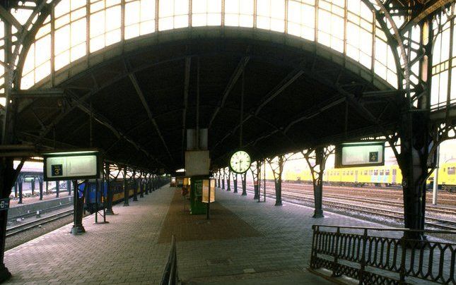 DEN BOSCH - Lege perrons op station Den Bosch. - Foto ANP