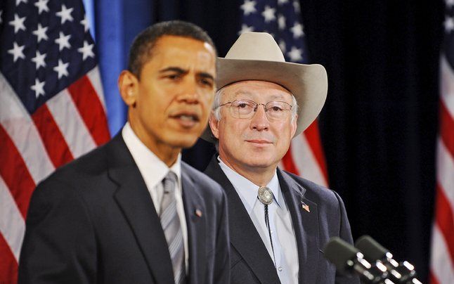 De aanstaande Amerikaanse president Barack Obama wil Ken Salazar, senator in Colorado, als minister van Binnenlandse Zaken. Foto EPA