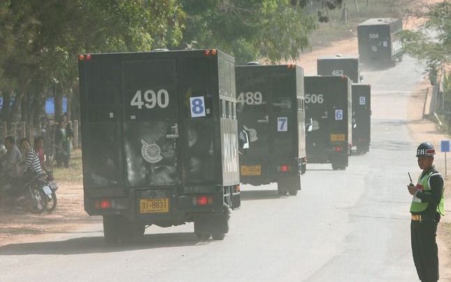 Het leger verlaat Huay Nam Khao. Foto EPA