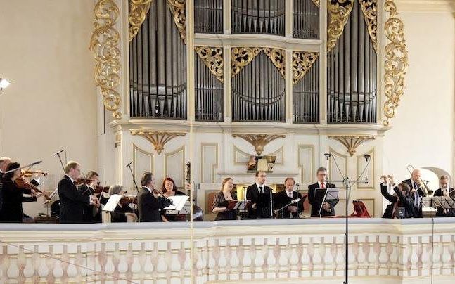 Musica Amphion en het Gesualdo Consort op het orgelbalkon van de Georgenkiche in Glauchau. Foto Bach Contextueel