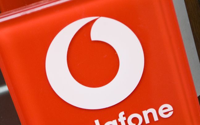 De Britse aanbieder van mobiele telefonie Vodafone schrapt in eigen land vijfhonderd banen in het kader van een vorig jaar aangekondigde bezuinigingsronde. Dat maakte het bedrijf dinsdag bekend. Foto ANP