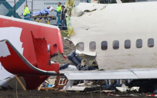 DEN HAAG – De Onderzoeksraad voor Veiligheid presenteert donderdag zijn rapport over de vliegtuigcrash bij Schiphol vorig jaar. Dat gebeurt tijdens een persconferentie in het perscentrum Nieuwspoort in Den Haag, zo liet een woordvoerder maandag weten. Fot