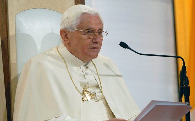 WASHINGTON (ANP/EFE/RTR) – De paus heeft tijdens zijn bezoek aan de Verenigde Staten donderdag gesproken met slachtoffers van seksueel misbruik door pedofiele priesters. Na een gezamenlijk gebed luisterde Benedictus XVI naar de persoonlijke verhalen van d