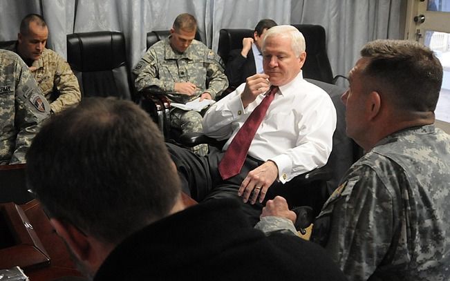 De Amerikaanse minister van Defensie, Robert Gates, op bezoek in Kabul. Foto EPA