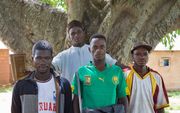 Drie jongemannen uit het Togolese dorp Tabalo I werden door demonen opgejaagd en zochten rust bij de God van de Bijbel. En die rust kregen ze.  Dorpsbewoners verwijten hun nu onrust in het dorp te zaaien. beeld Jaco Klamer