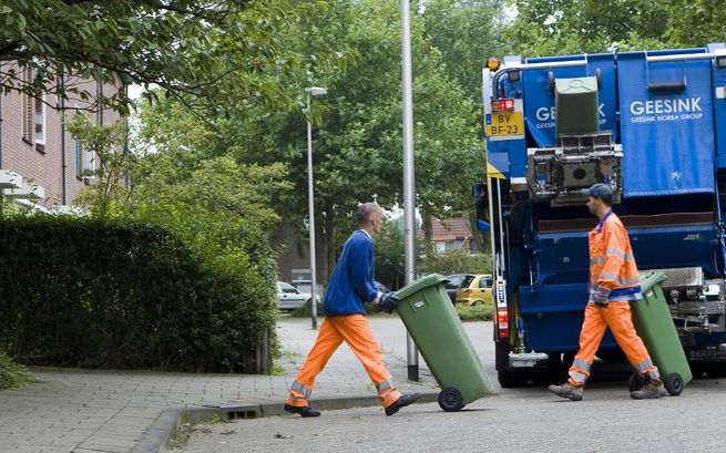 Afvalbedrijf Van Gansewinkel in Katwijk wil liever een gedoogvergunning dan een reeks dwangsommen om de milieuoverlast van het bedrijf in de perken te houden. Dat bleek gisteren bij de Raad van State. Die behandelde het beroep van Van Gansewinkel tegen ee