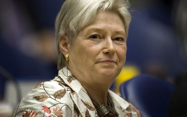 AMSTERDAM – Demissionair minister Maria van der Hoeven heeft maandagmiddag in Amsterdam het Holland Financial Centre (HFC) Plaza geopend, een centrum voor startende financiële bedrijven. In haar toespraak benadrukte ze dat „onze financiële industrie sterk