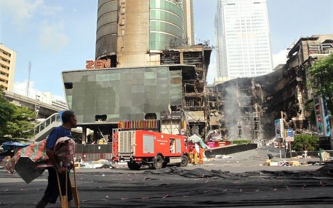 Opruimacties in Bangkok. Foto EPA.