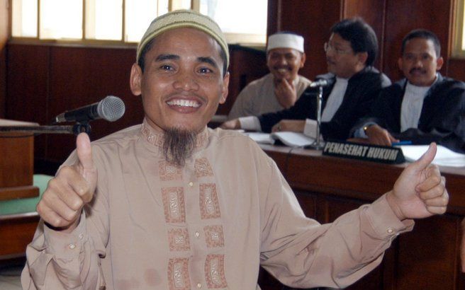 CILACAP - Bali–terrorist Amrozi trouwt in gevangenis. Foto EPA