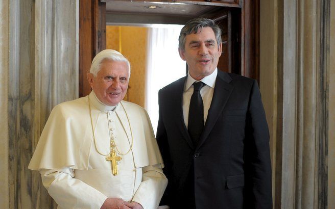 Premier Gordon Brown heeft paus Benedictus XVI uitgenodigd voor een bezoek aan Groot–Brittannië. Dat maakte hij donderdag bekend, nadat Benedictus hem in het Vaticaan in particuliere audiëntie had ontvangen. Foto EPA