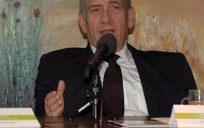 JERUZALEM - De Israëlische premier Ehud Olmert. Tot er een nieuw kabinet is blijft Olmert aan als interim–premier. In de tussentijd kan hij doorgaan met het vredesoverleg met de Palestijnen. Foto EPA