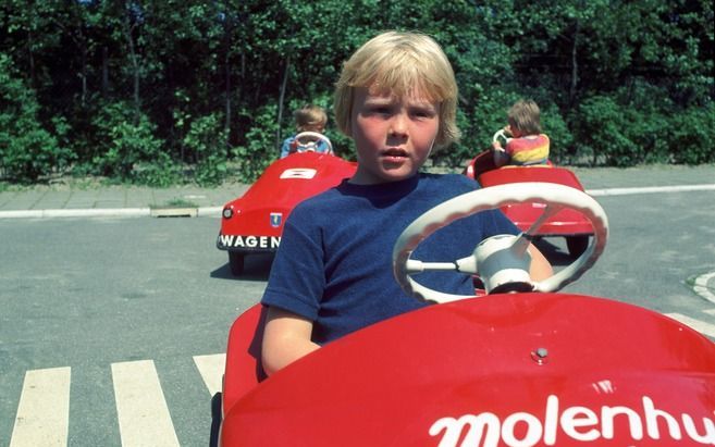 DELFZIJL - Bij de gemeente Delfzijl (Groningen) zijn afgelopen dagen honderden mailtjes en tientallen telefoontjes binnengekomen van mensen die kans hopen te maken op een trapautootje waarmee prins Willem Alexander in 1976 inreed op een groepje fotografen