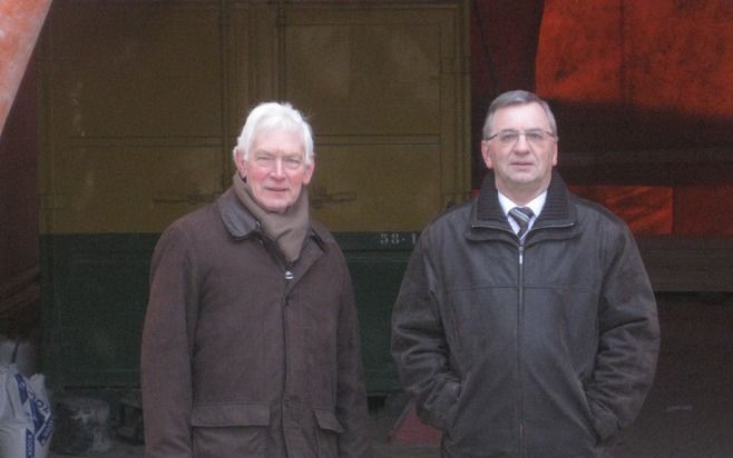 De scheidende SGP-raadsleden Slagman (l.) en Steunenberg. „Je bent niet alleen raadslid voor de SGP, maar voor de hele gemeente.” Foto Gerrit Dannenberg