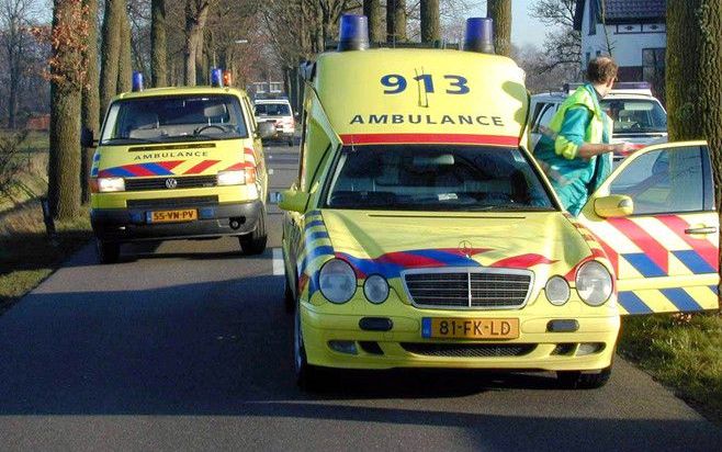 OCHTEN – Het Rijk moet meer geld vrijmaken voor Gelderse ambulancezorg. Dat vinden de bezoekers van het debat woensdagavond in Ochten over de aanrijtijden en financiering van de ambulances in Gelderland. - Foto WFA