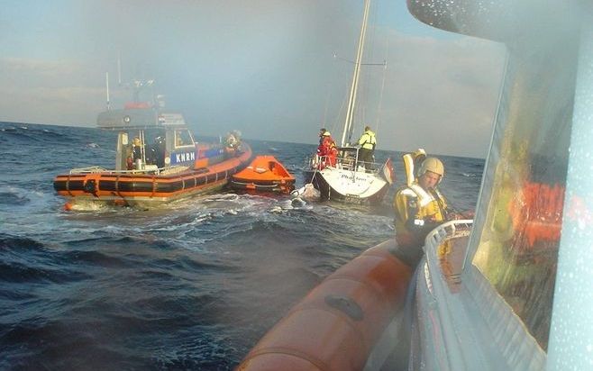 Jachten zinken voor kust Noord-Holland. Foto ANP