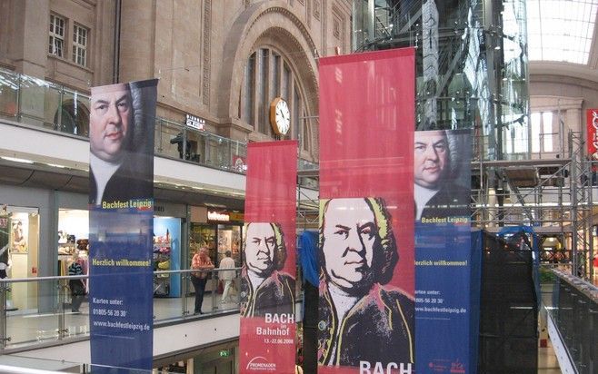 Op het centraal station van Leipzig kan het niemand ontgaan dat het Bach Fest 2008 van start is gegaan. Foto RD