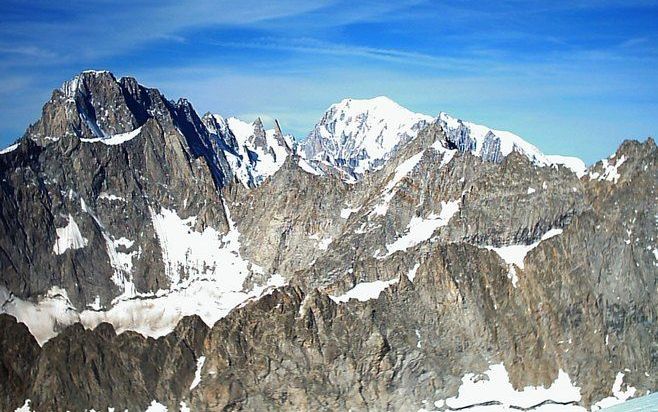 Mont Dolent, gezien vanuit de lucht. Foto ANP