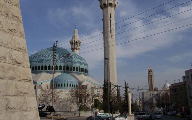 De Koning Abdullahmoskee in de Jordaanse hoofdstad Amman. Op de achtergrond de koptisch orthodoxe kerk aan de Suleiman al Nabulsistraat. Foto’s RD