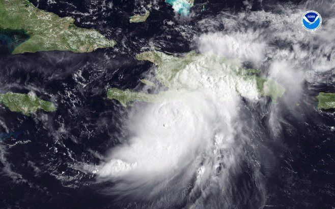 HAVANA – Orkaan Gustav heeft zaterdag aan kracht gewonnen. Volgens metingen van het National Hurricane Center zijn windsnelheden van 185 kilometer per uur gemeten. Foto EPA