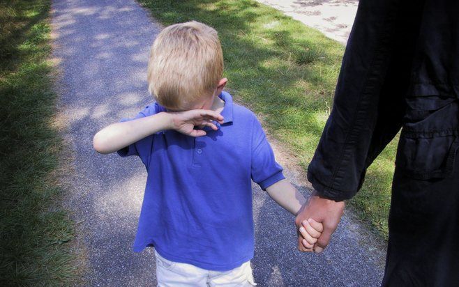 De kans op herhaling is bij veroordeelde pedofielen vaak levensgroot. „Je bent zo snel geraakt door lieve oogjes”, weet expedofiel Peter. Slachtoffer Jos Stalhouder: „Een pedofiel na een taakstraf de straat opsturen, is als een vos in een kippenren zetten