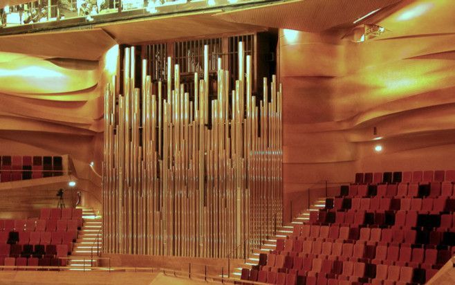 Het 91 stemmen tellende orgel van Van den Heuvel in de hypermoderne concertzaal van het nieuwe concertgebouw van Kopenhagen. Foto Van den Heuvel Orgelbouw