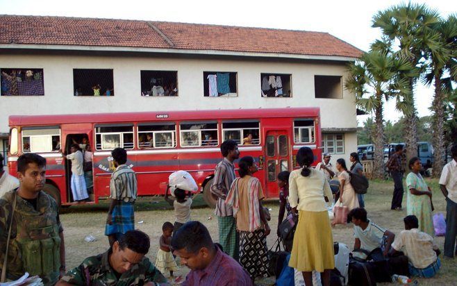 Gevluchte burgers worden geregistreerd in het relatief veilige Vavuniya, ten noorden van Colombo. Foto EPA