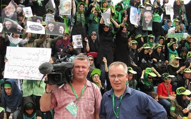 LUXEMBURG – Minister Verhagen (Buitenlandse Zaken) heeft de Nederlandse ambassadeur in Iran gevraagd daar protest aan te tekenen tegen de uitzetting van journalisten. Foto ANP