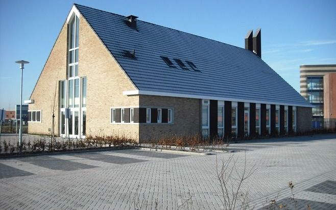 NIJKERK – De hersteld hervormde gemeente te Nijkerk heeft onlangs haar nieuwe kerkgebouw, de Maranathakerk, in gebruik genomen. Het bedehuis in een nieuwbouwwijk aan de zuidrand van Nijkerk kostte 1,32 miljoen euro. Foto RD