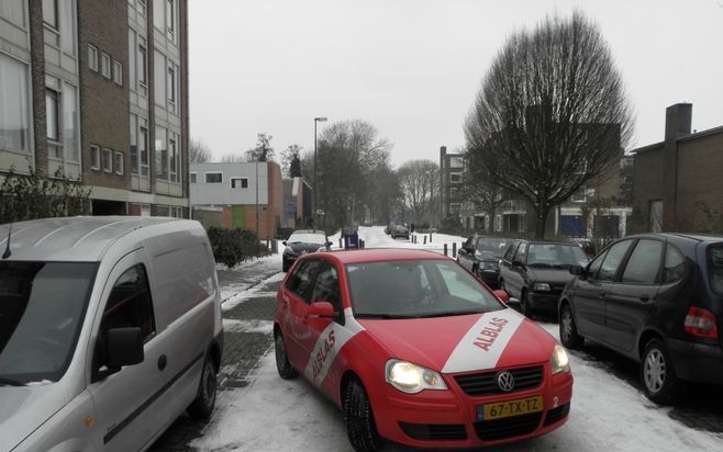 Inparkeren in een gladde straat. Foto's RD