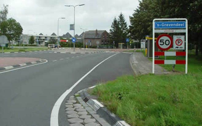 De verkeersborden die mensen welkom heten in de kerken moeten weg, volgens het college van Binnenmaas. Foto gemeente Binnenmaas.