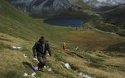 Het Pioradal in het noorden van het Zwitserse kanton Tessin herbergt zo’n twintig meren. De wandeling bij het Lago Cadagno biedt verrassende doorkijkjes. Foto’s RD