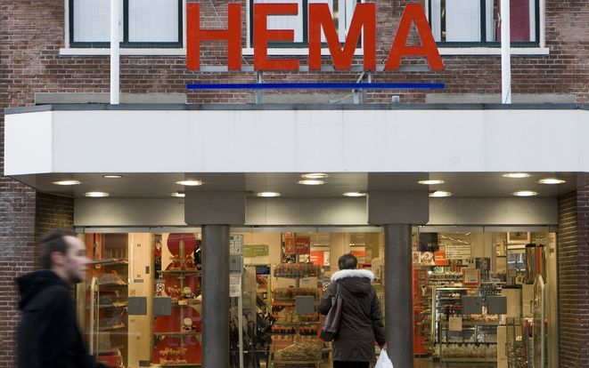 AMSTERDAM – Hema–artikelen zijn vanaf de tweede helft van dit jaar wereldwijd te koop. Via de dan vernieuwde webwinkel wordt het mogelijk om bekende Hema–producten waar ook ter wereld te bestellen en te laten versturen via post of pakketservice, aldus een