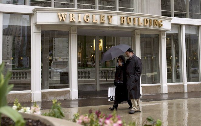 CHICAGO – Aan de Michigan Avenue in Chicago staat het kantoor van ’s werelds grootste kauwgomproducent, Wrigley. De Amerikaanse chocolademaker Mars neemt Wrigley over voor 23 miljard dollar. Foto EPA